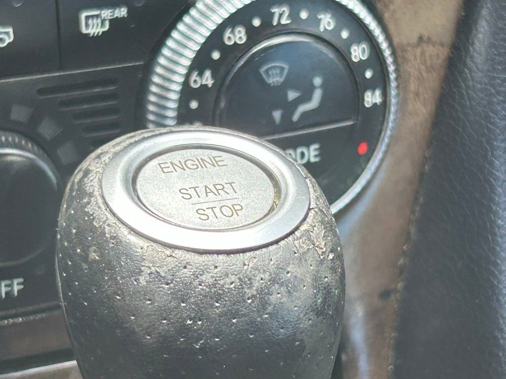 Used 2011 Mercedes-Benz SL 550 image 21