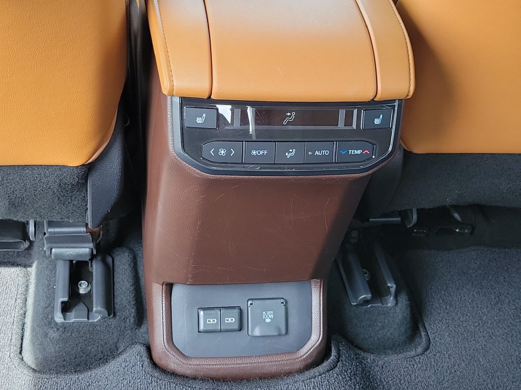 Used 2022 Toyota Highlander Platinum AWD/4WD image 33