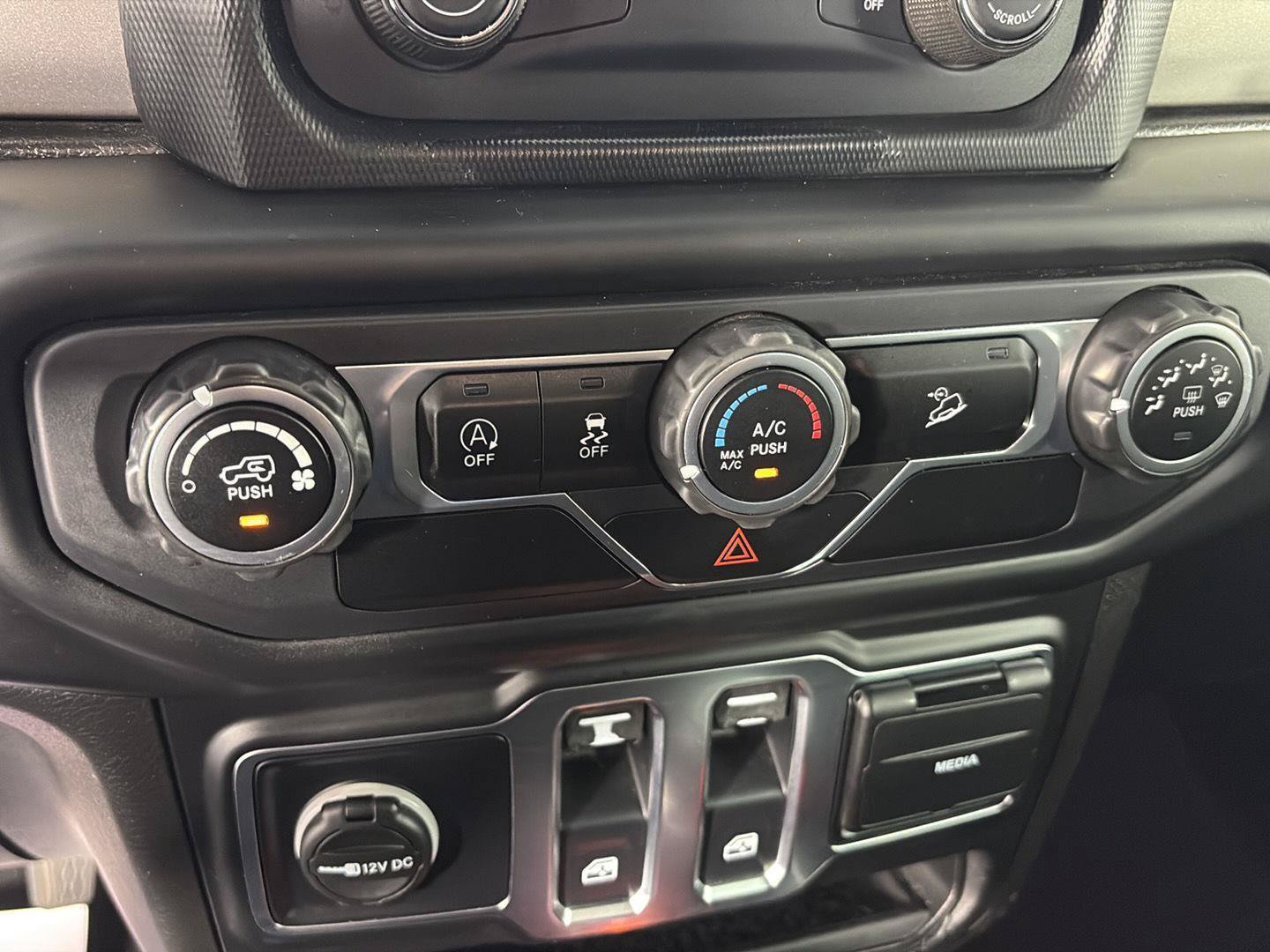 Used 2020 Jeep Wrangler Sport AWD/4WD image 27