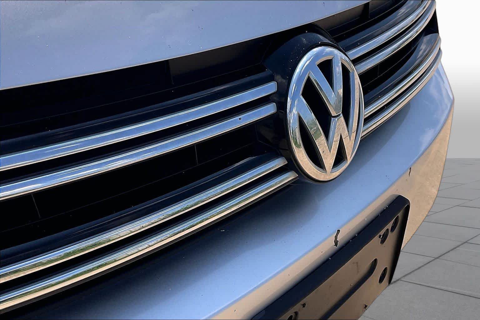 Used 2016 Volkswagen Tiguan S FWD image 24