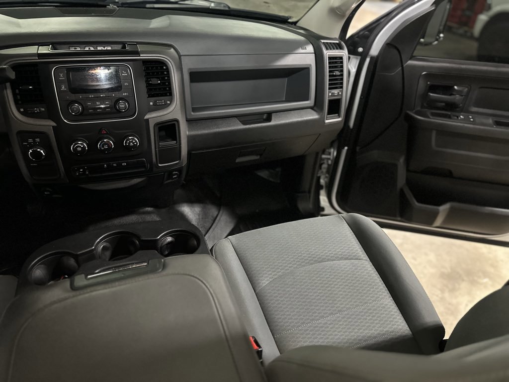 Used 2018 RAM 3500 Tradesman w/ Chrome Appearance Group image 34
