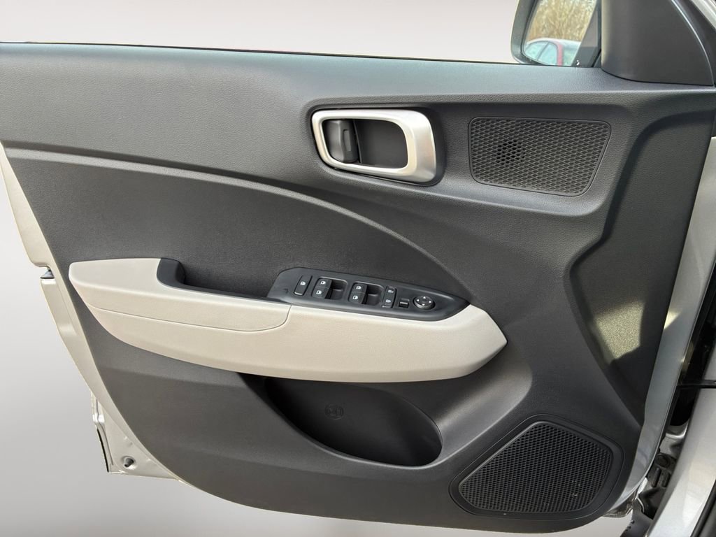 New 2026 Hyundai Venue SEL FWD image 28
