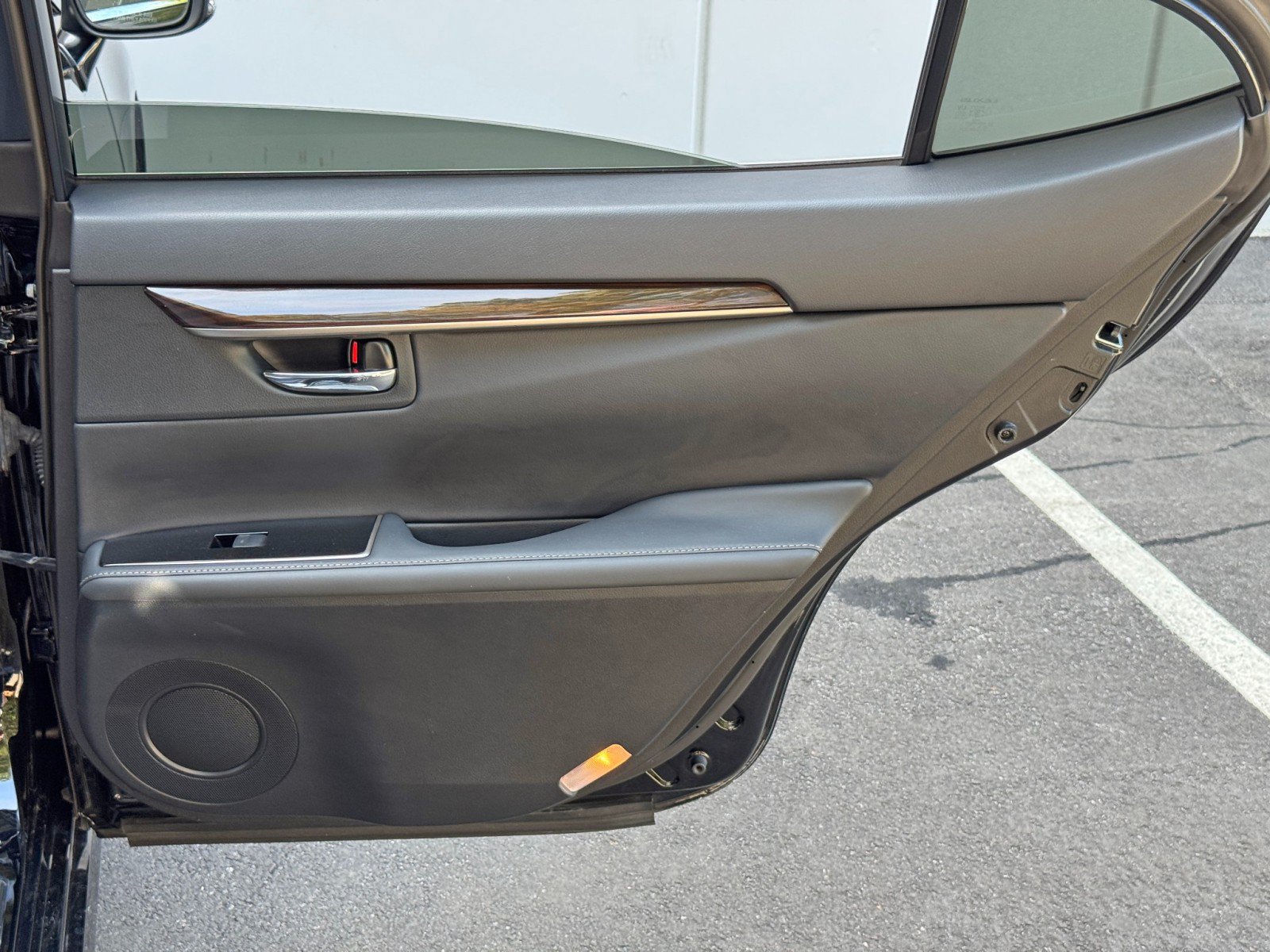 Used 2016 Lexus ES 350 w/ Luxury Package w/Wood Trim FWD image 42