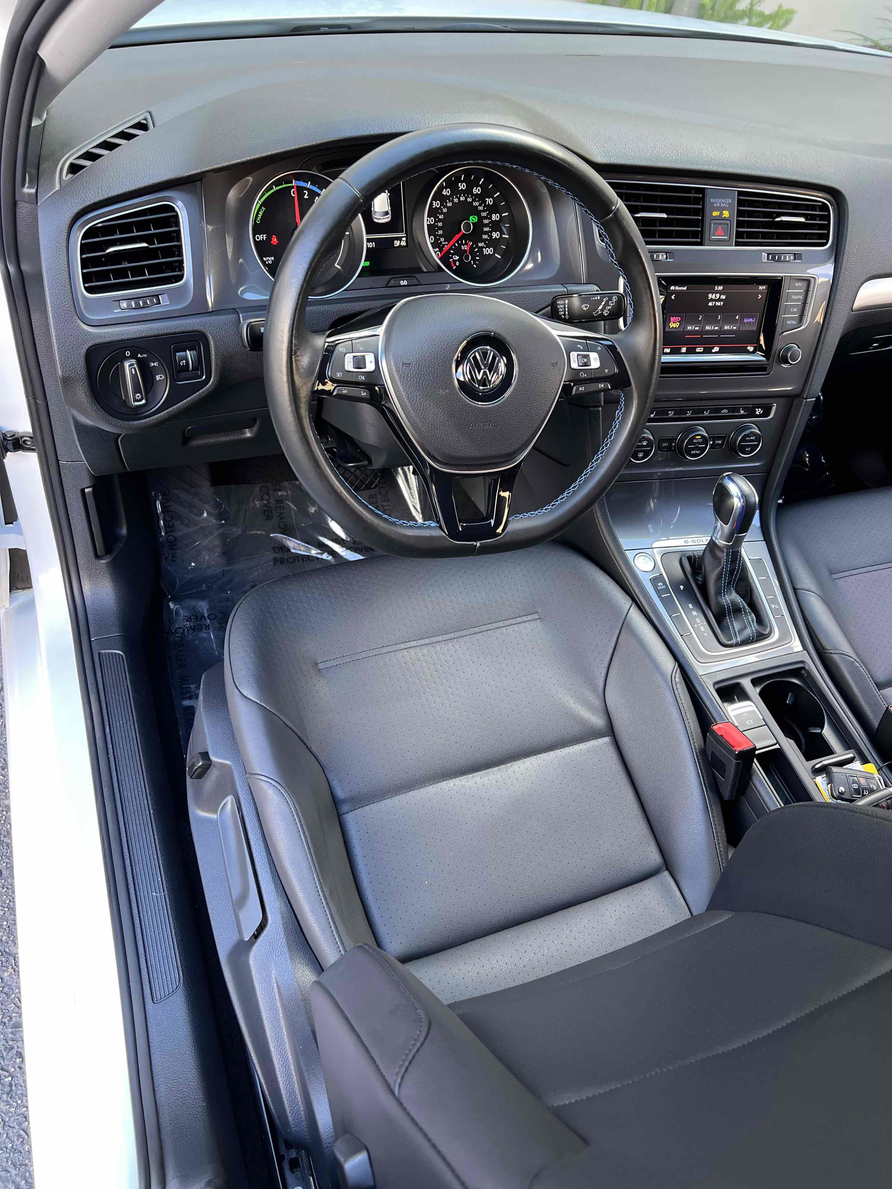 Used 2015 Volkswagen e-Golf SEL Premium FWD image 71