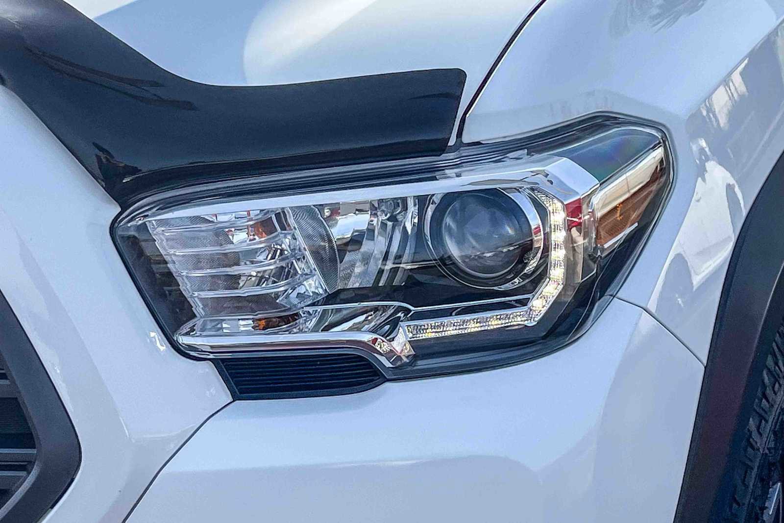 Used 2022 Toyota Tacoma TRD Off-Road image 7