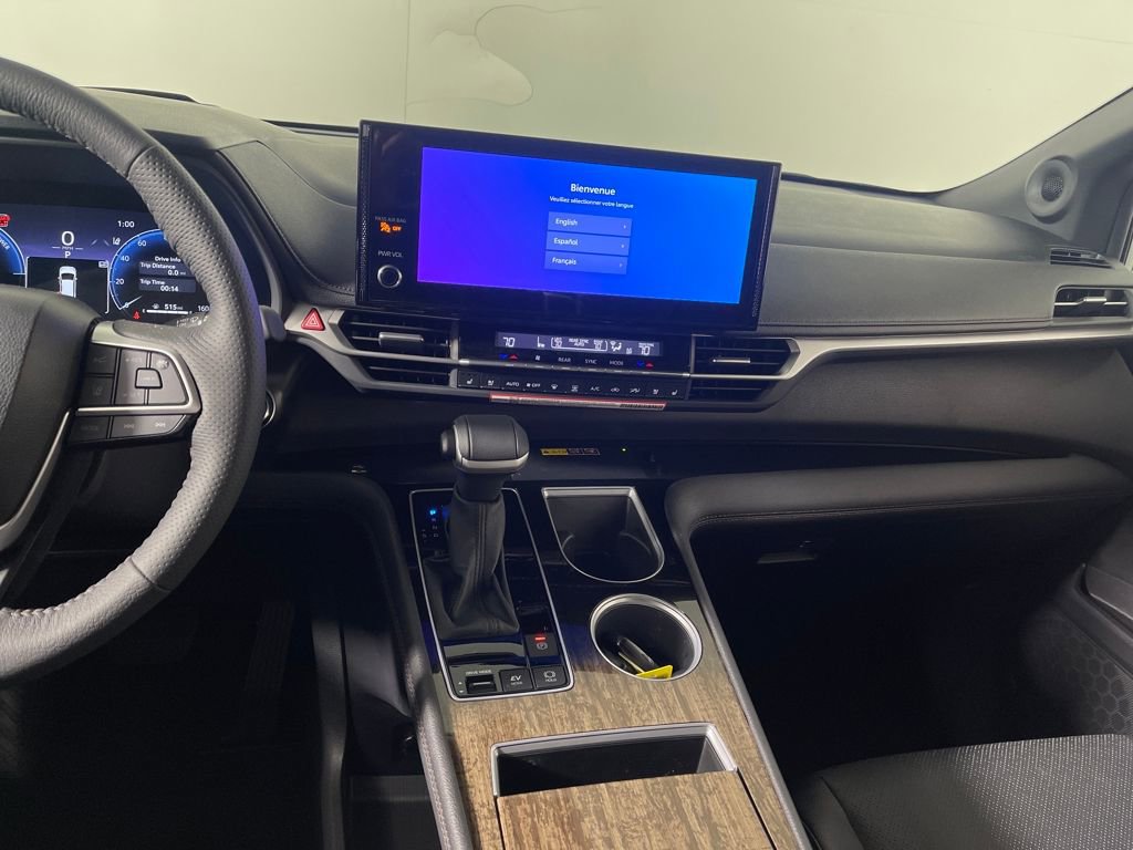 Used 2026 Toyota Sienna Platinum image 15