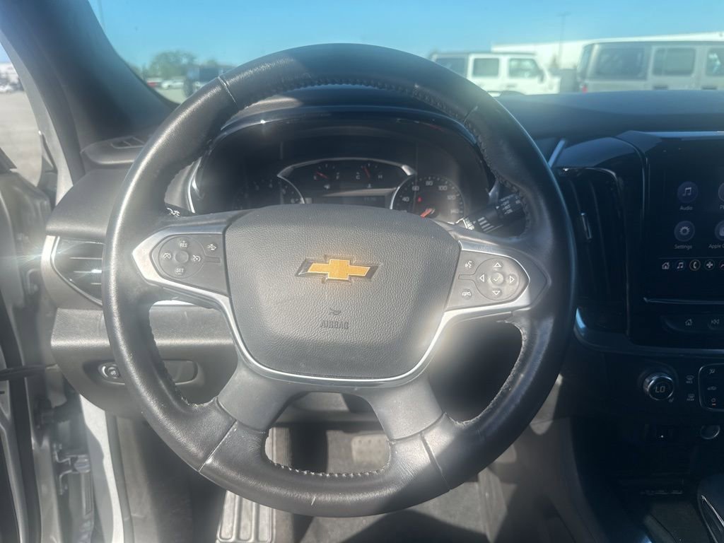 Used 2022 Chevrolet Traverse LT image 17