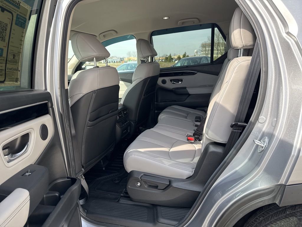 Used 2025 Honda Pilot EX-L image 31
