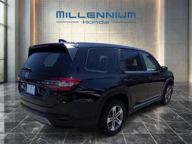 Used 2025 Honda Pilot EX-L image 37