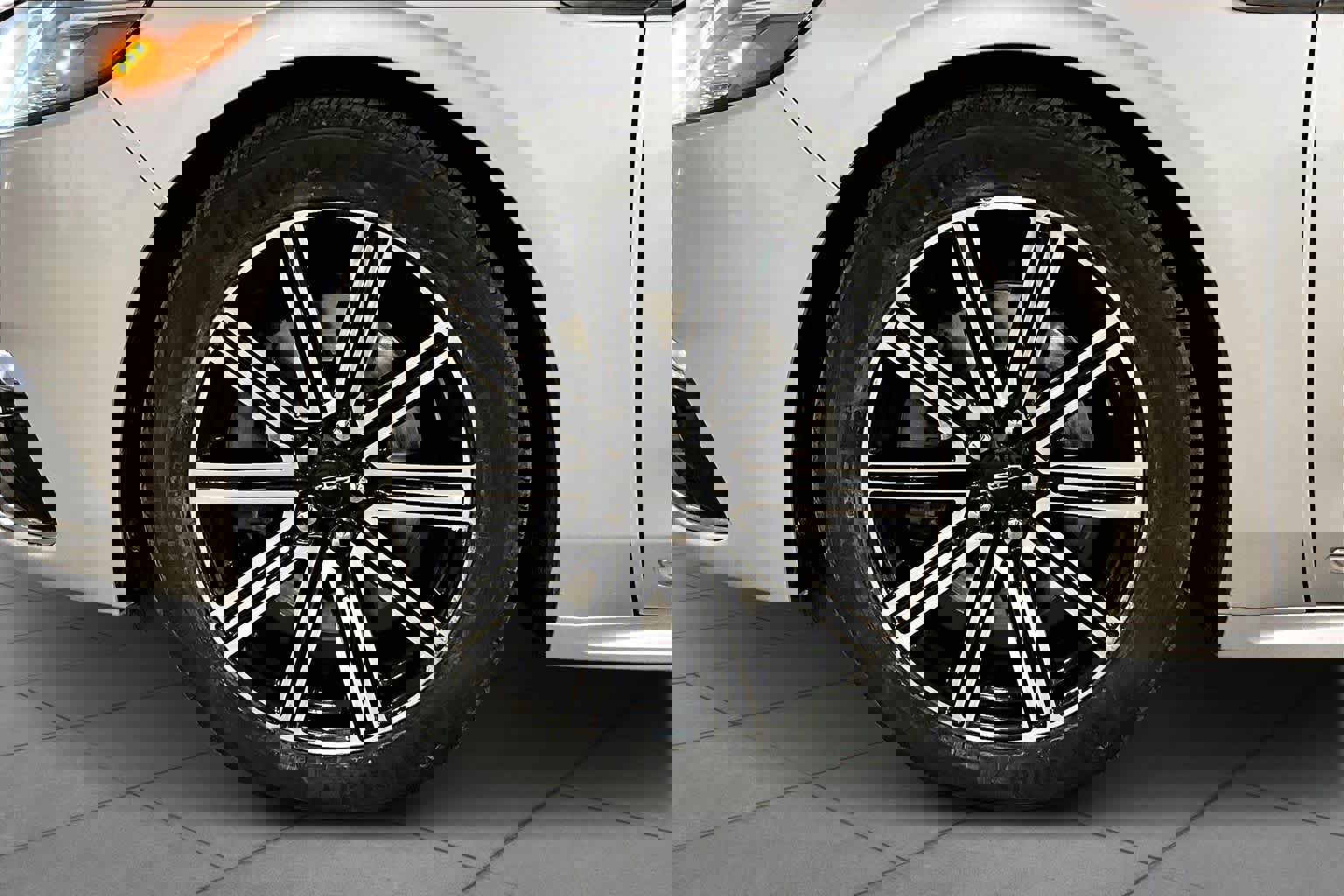 Used 2018 Lincoln Continental Reserve w/ Continental Climate Package image 10