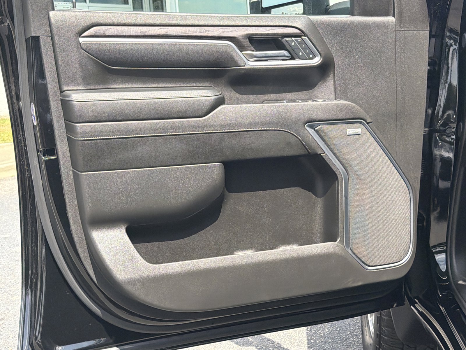 Used 2025 Chevrolet Silverado 2500 LTZ w/ LTZ Plus Package AWD/4WD image 17