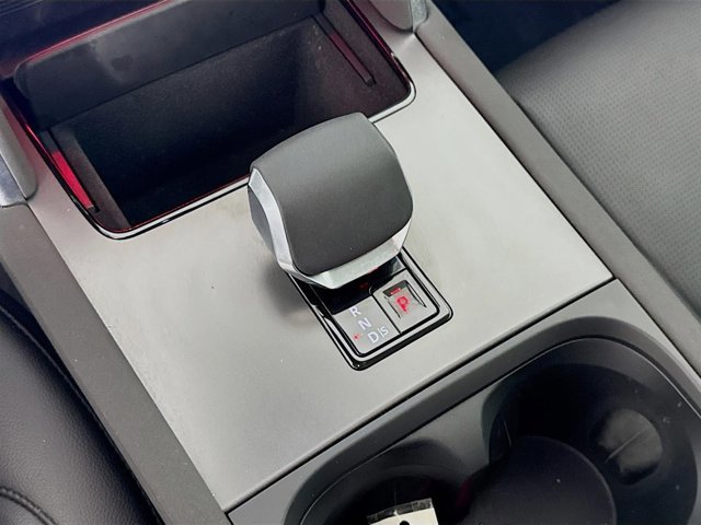 Used 2025 Land Rover Discovery Sport S image 19