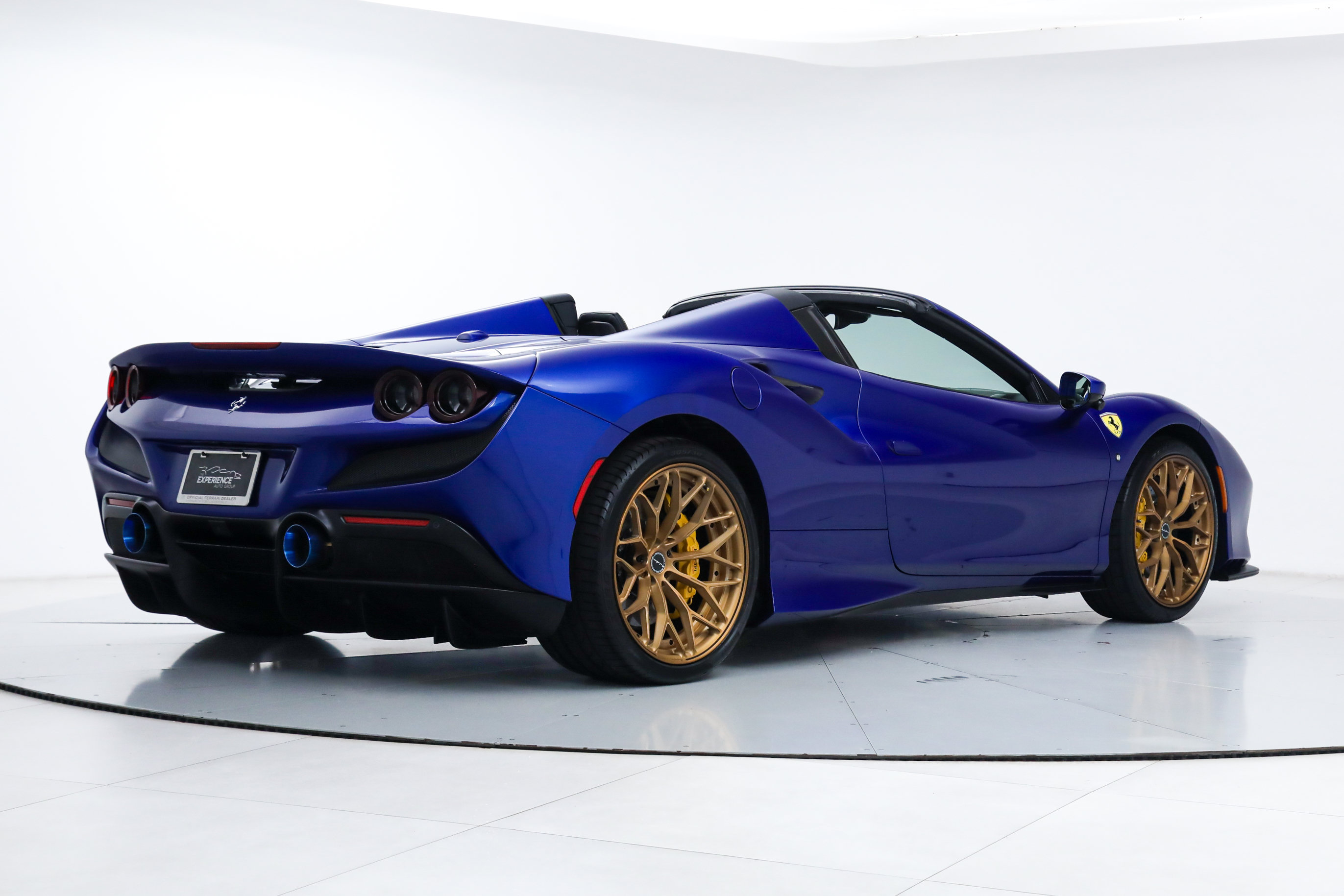 Used 2022 Ferrari F8 Tributo RWD image 3