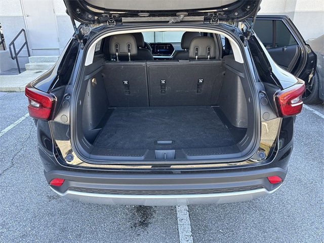 Used 2024 Chevrolet Trax LT w/ LT Convenience Package image 28