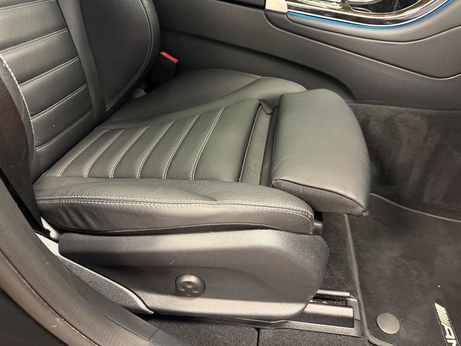 Used 2022 Mercedes-Benz GLC 43 AMG 4MATIC image 29