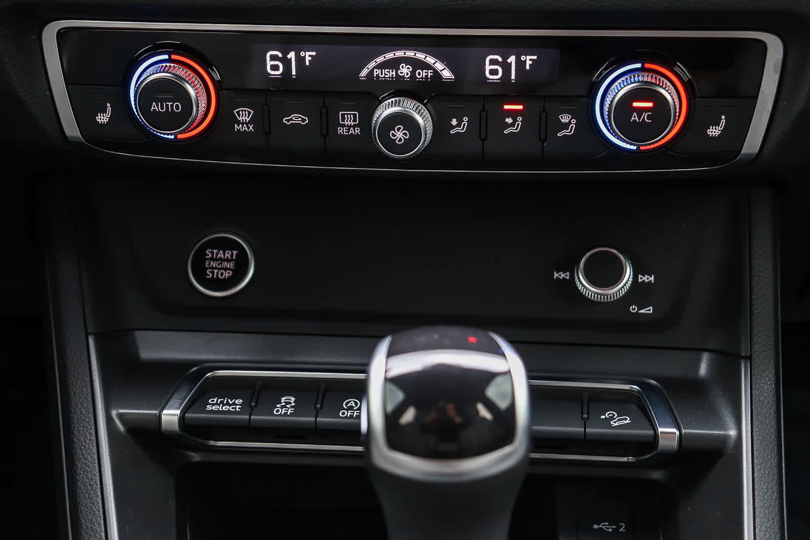 New 2023 Audi Q3 2.0T Premium w/ Black Optic Sport Package image 18