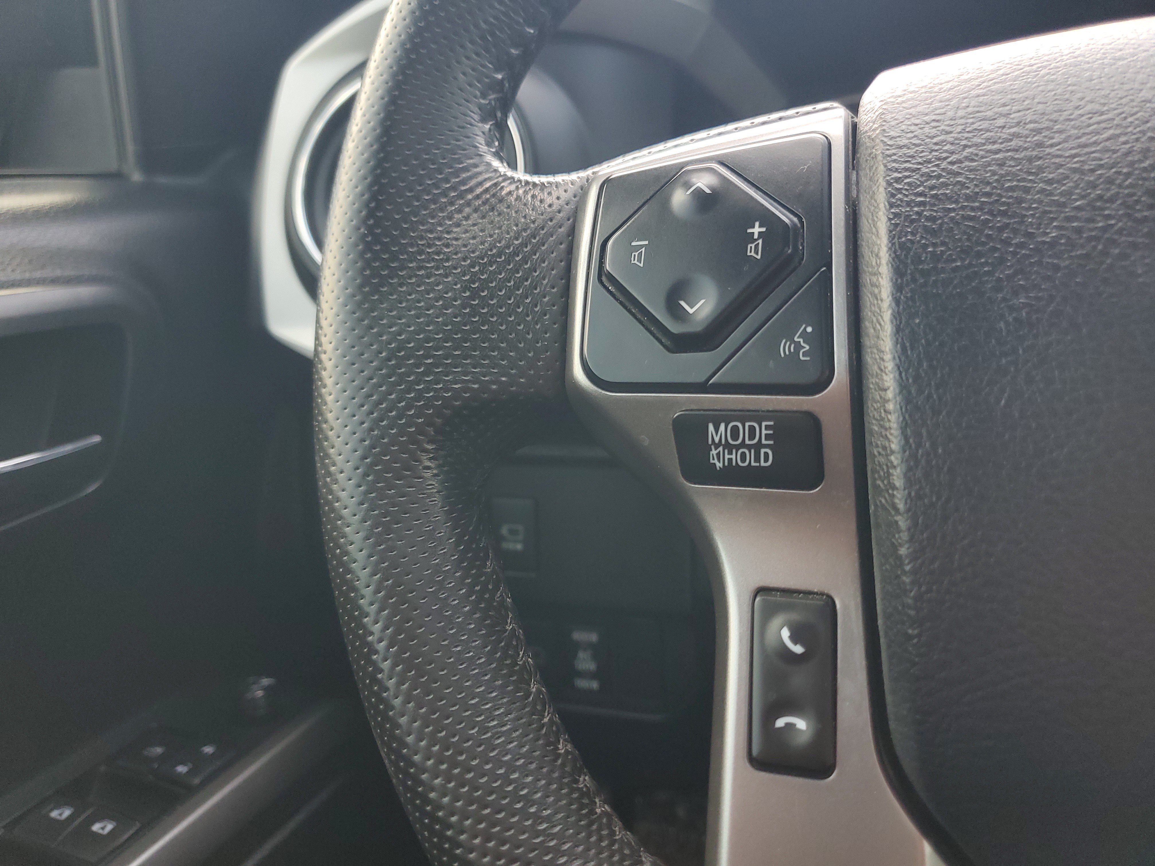 Used 2020 Toyota Tacoma Limited AWD/4WD image 24