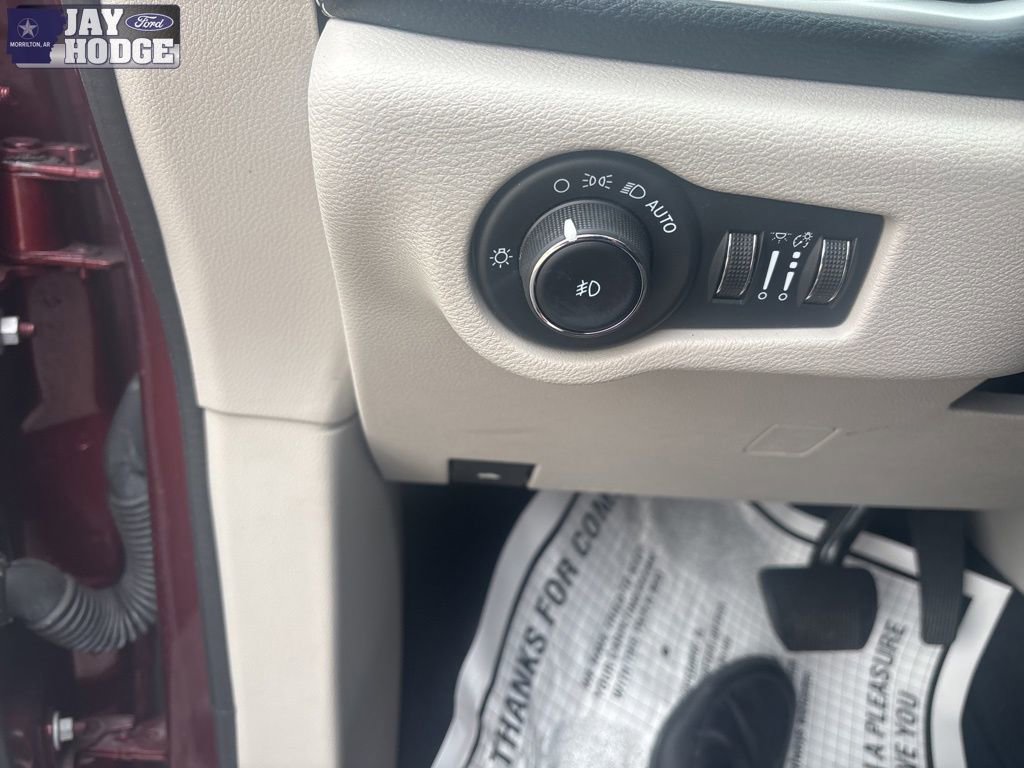 Used 2023 Chrysler Pacifica Touring-L image 26
