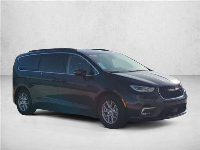 Used 2022 Chrysler Pacifica Touring-L FWD image 3