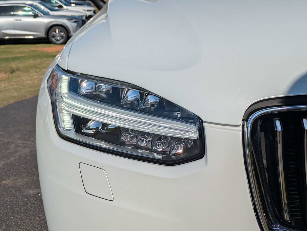 Used 2022 Volvo XC90 T6 Momentum AWD/4WD image 10
