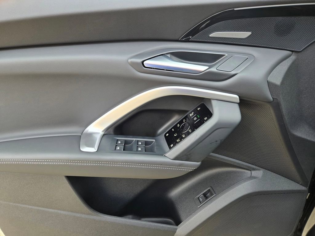 New 2025 Audi Q5 Premium Plus image 17