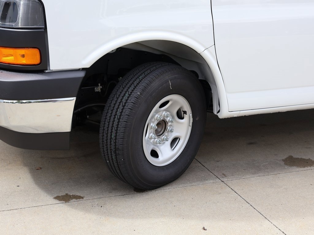 New 2025 GMC Savana 3500 Extended w/ Driver Convenience Package image 34