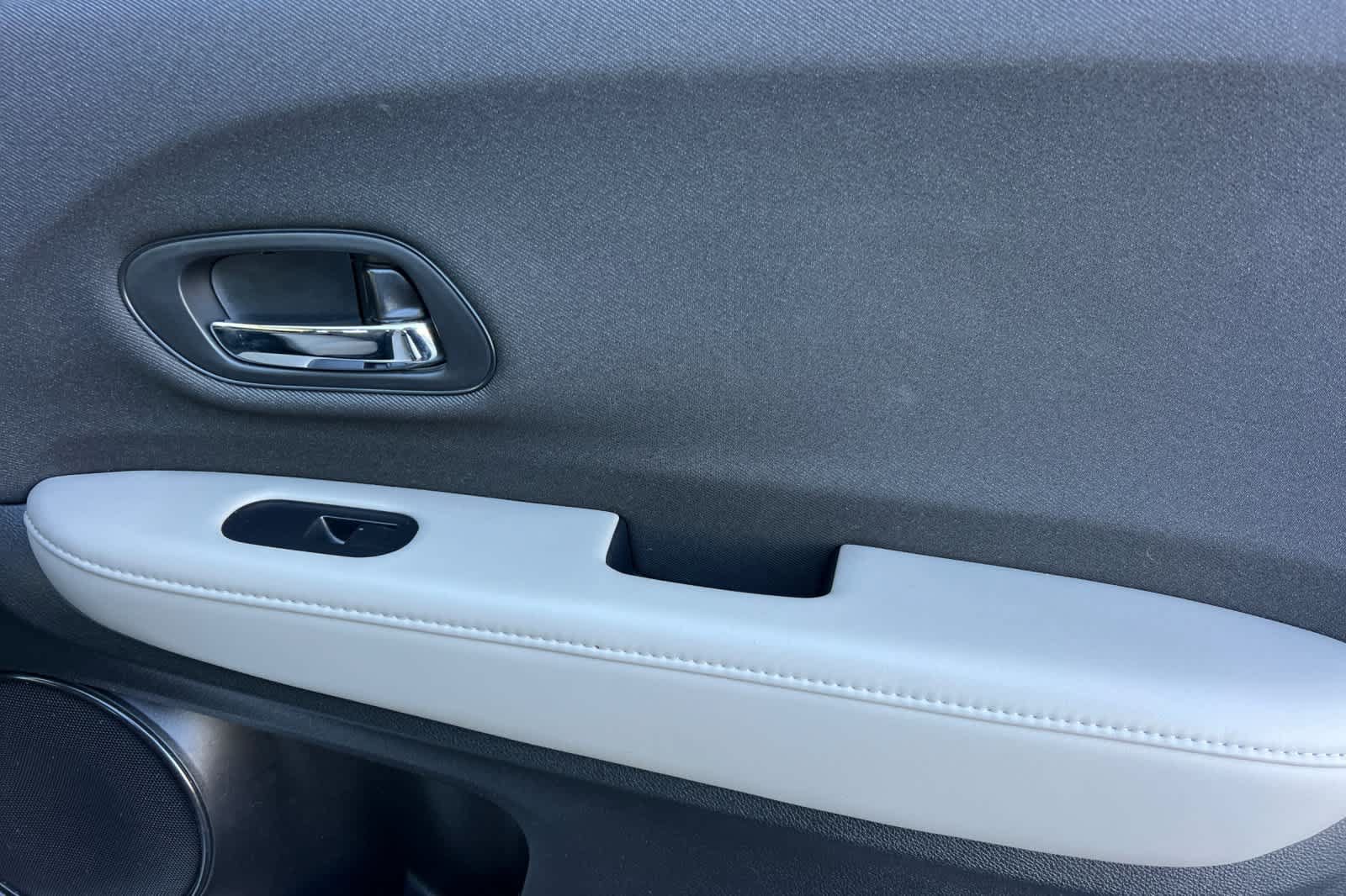 Used 2019 Honda HR-V LX image 18