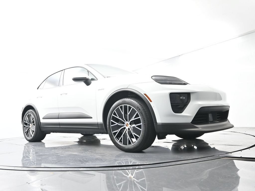 Certified 2025 Porsche Macan Electric RWD image 54