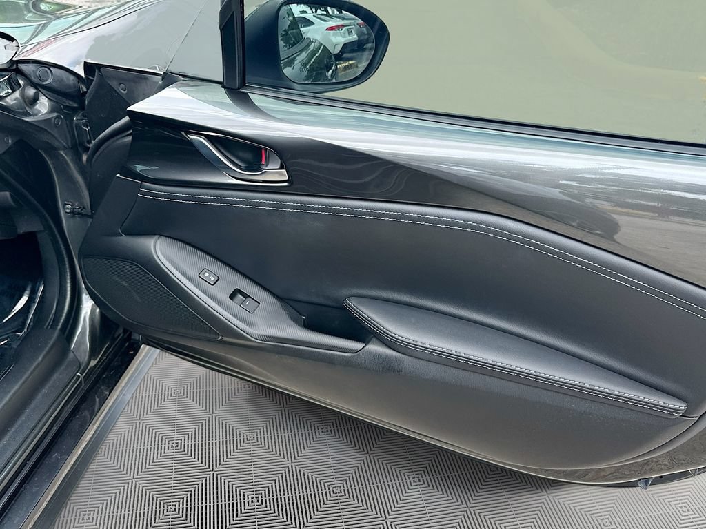 Used 2020 MAZDA MX-5 Miata Grand Touring RWD image 31