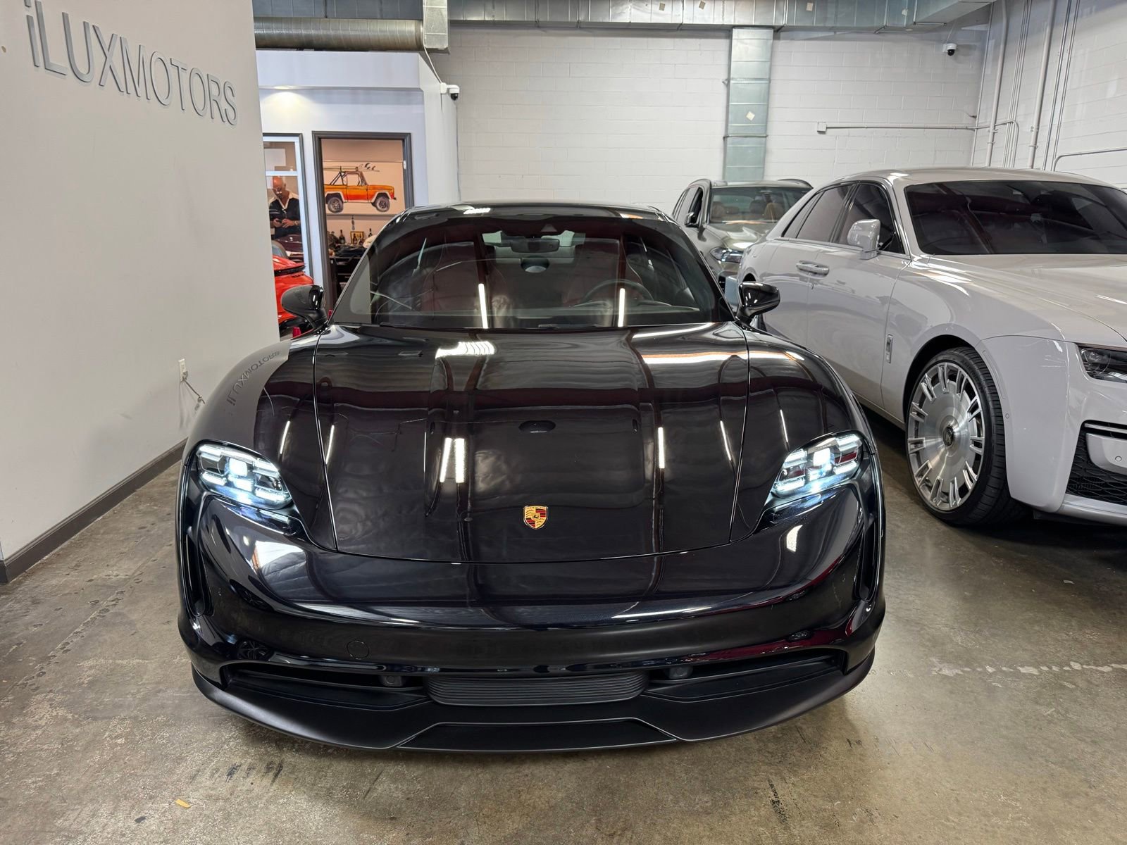 Used 2020 Porsche Taycan 4S AWD/4WD image 2