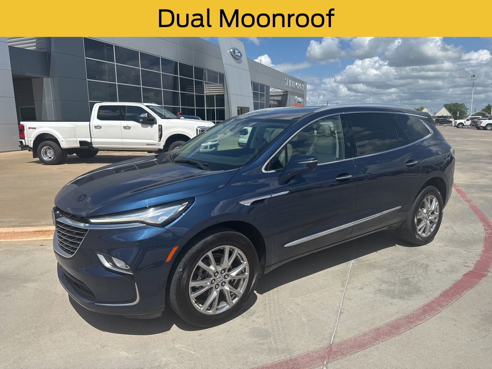 Used 2023 Buick Enclave Essence w/ Experience Buick Package image 1