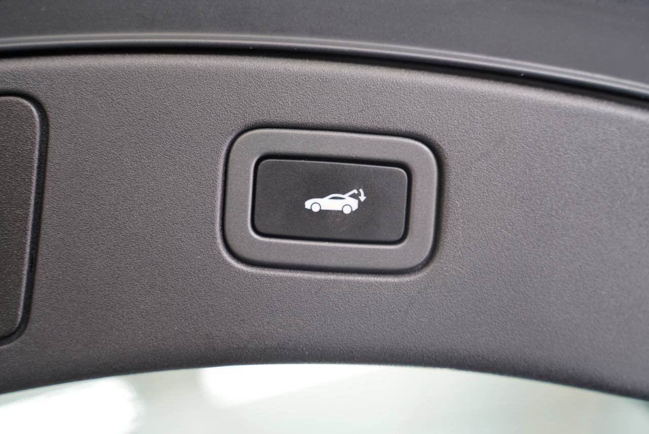 Used 2015 Jaguar F-TYPE R RWD image 32