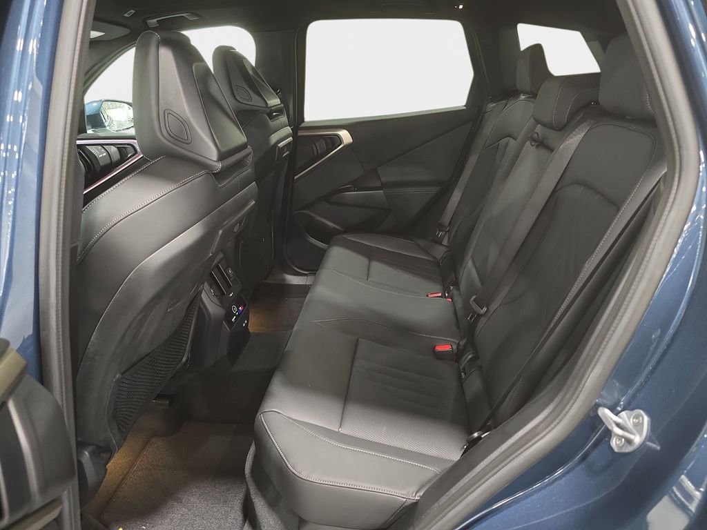 Certified 2025 BMW X3 xDrive30i w/ M Sport Package image 10