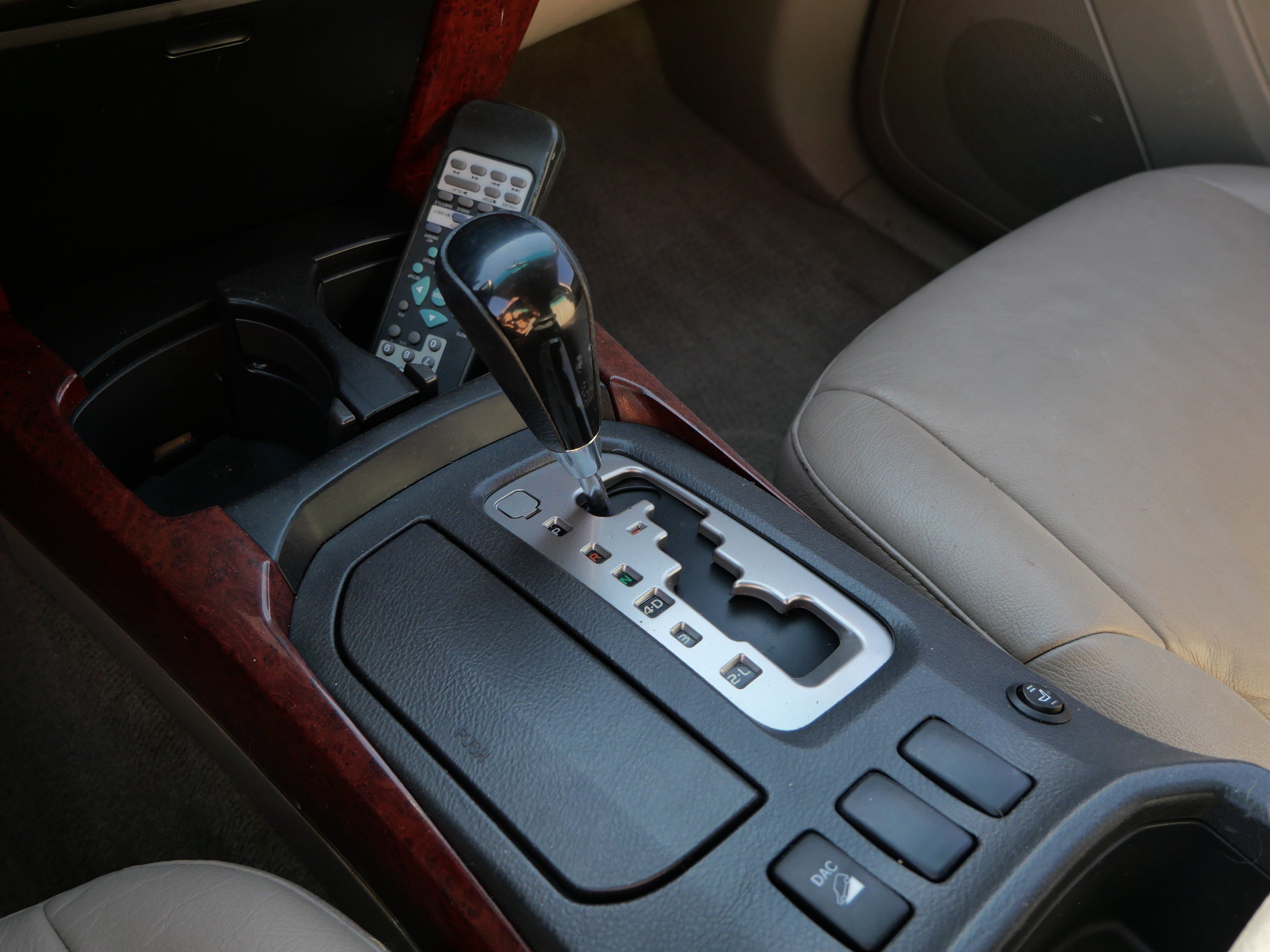Used 2007 Toyota 4Runner SR5 AWD/4WD image 24