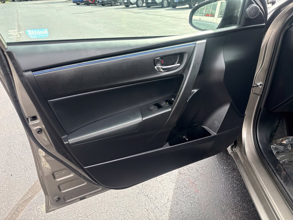 Certified 2017 Toyota Corolla SE w/ SE Premium Package FWD image 14