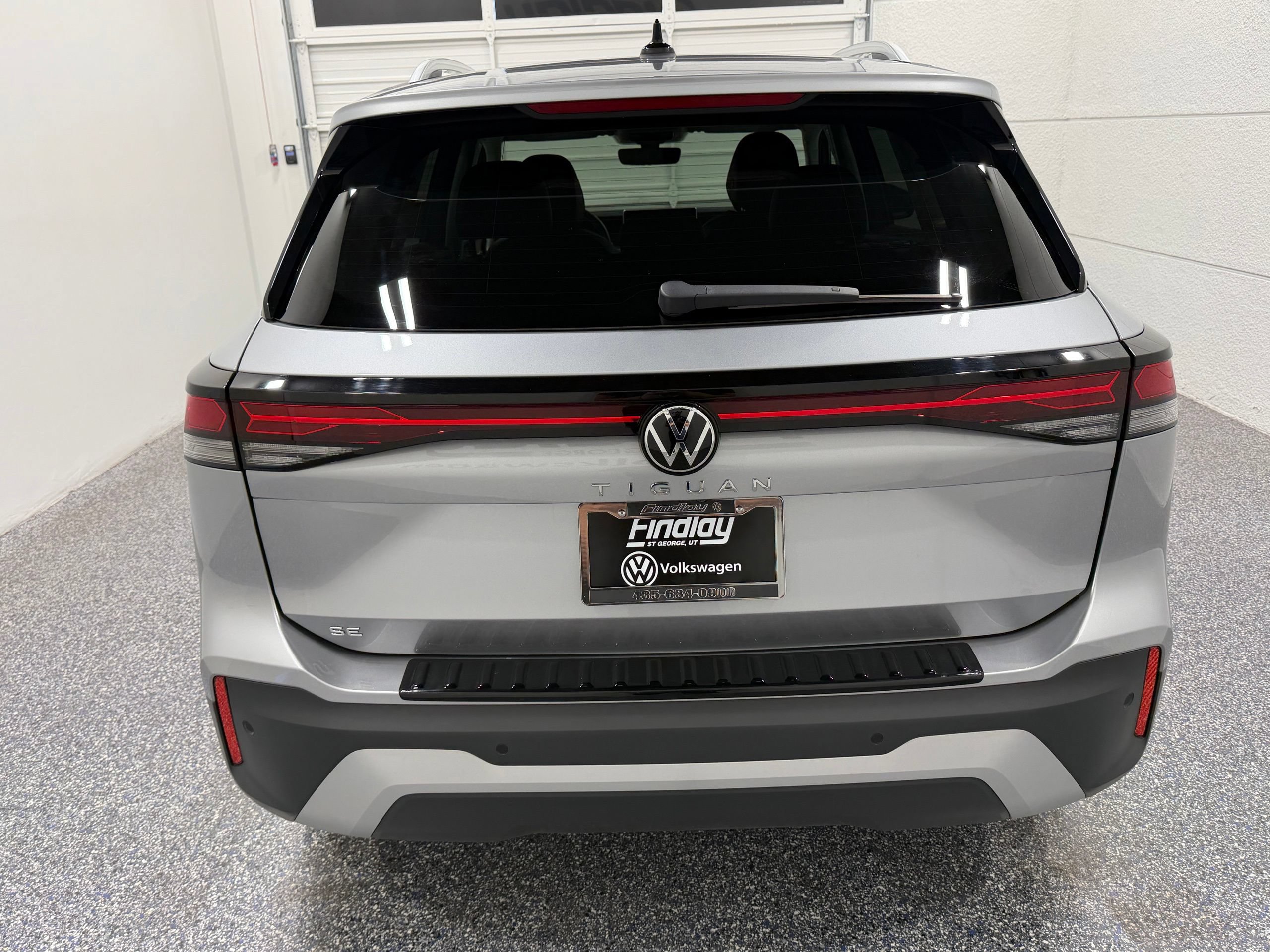 Used 2026 Volkswagen Tiguan SE FWD image 5