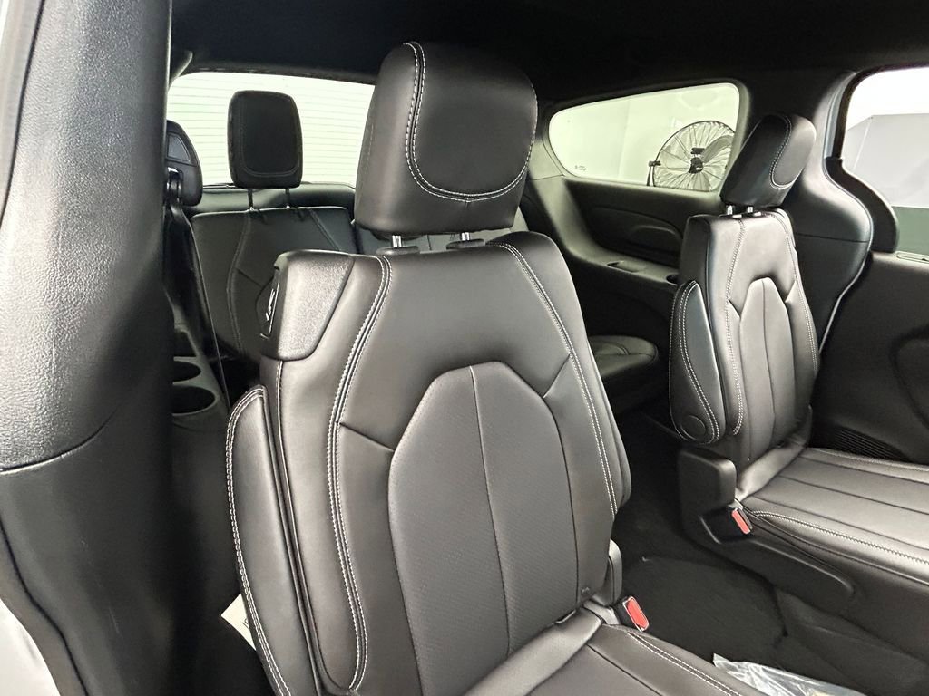 New 2026 Chrysler Voyager LX image 31