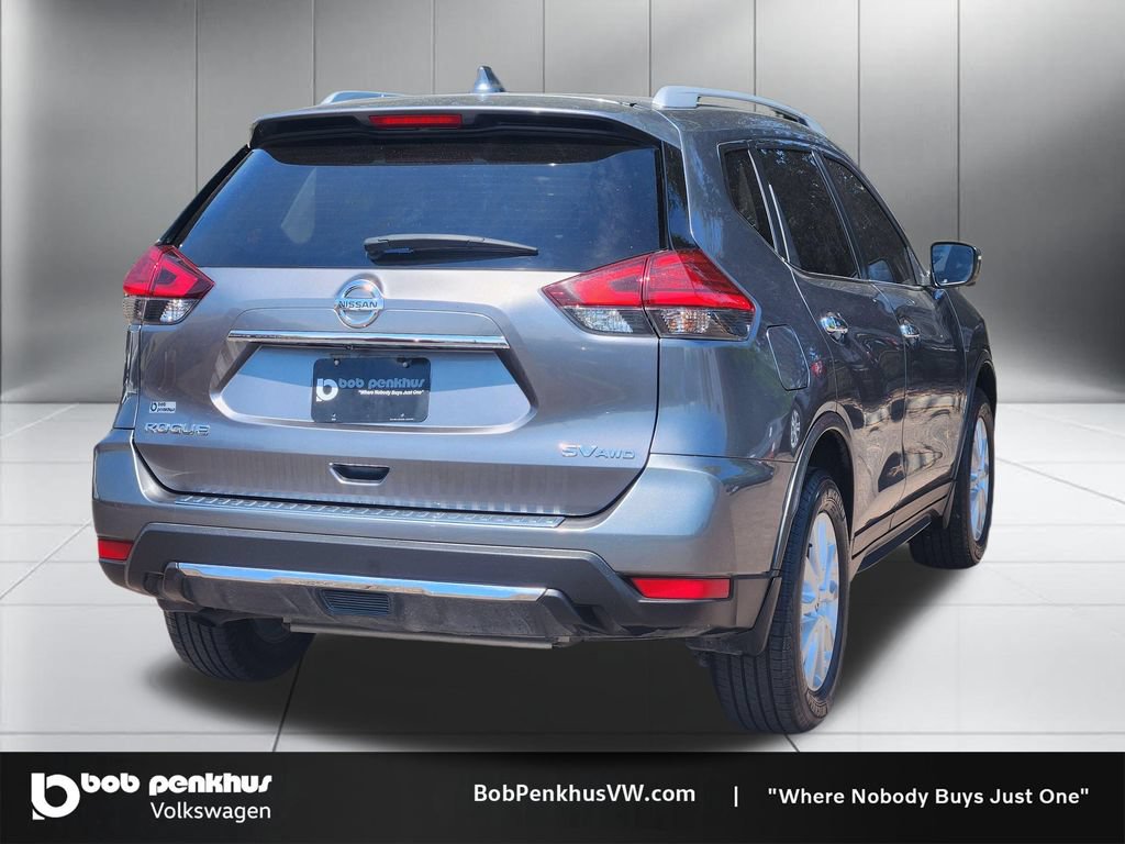 Used 2017 Nissan Rogue SV w/ SV Premium Package AWD/4WD image 25