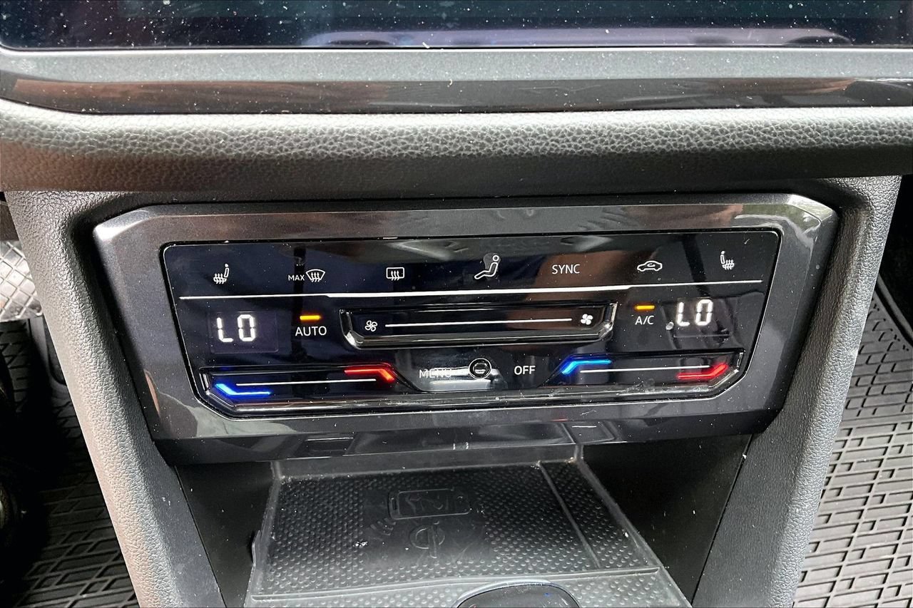 Used 2024 Volkswagen Tiguan SE w/ Panoramic Sunroof Package AWD/4WD image 25