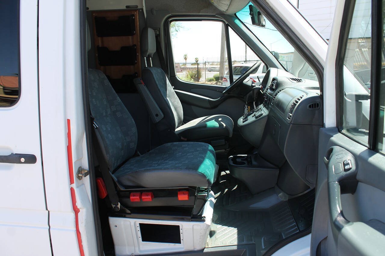 Used 2006 Dodge Sprinter 3500 w/ PWR Convenience Group RWD image 23