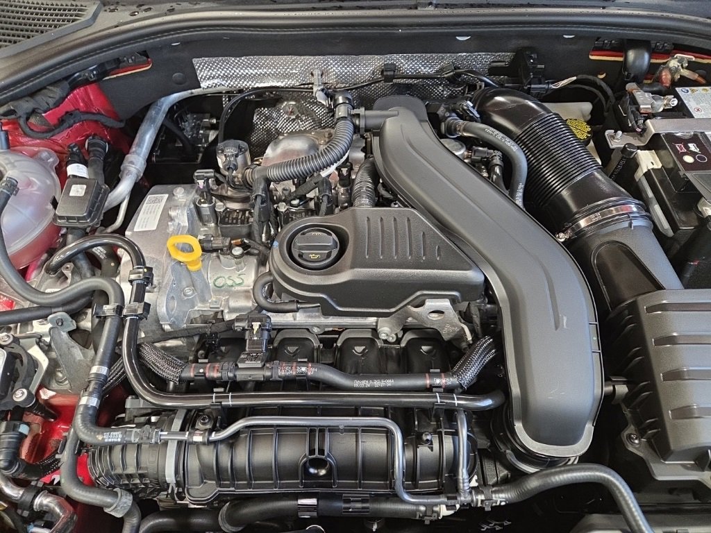 Used 2025 Volkswagen Jetta SE w/ Sunroof Package image 20