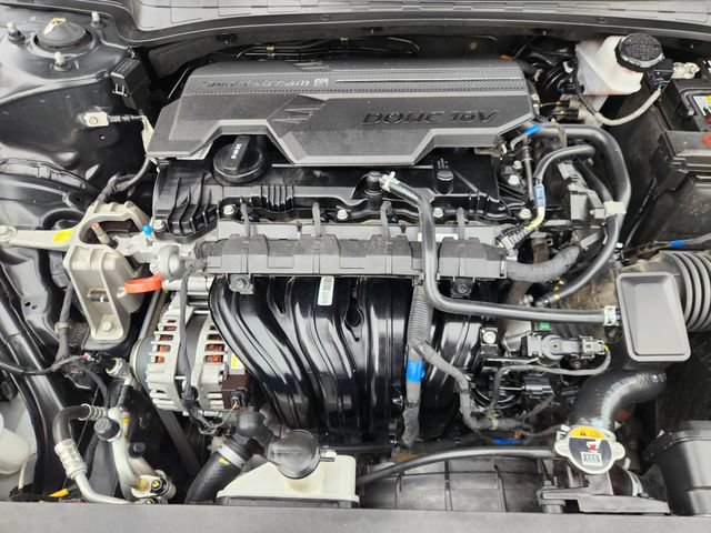 Used 2022 Hyundai Elantra Limited FWD image 34