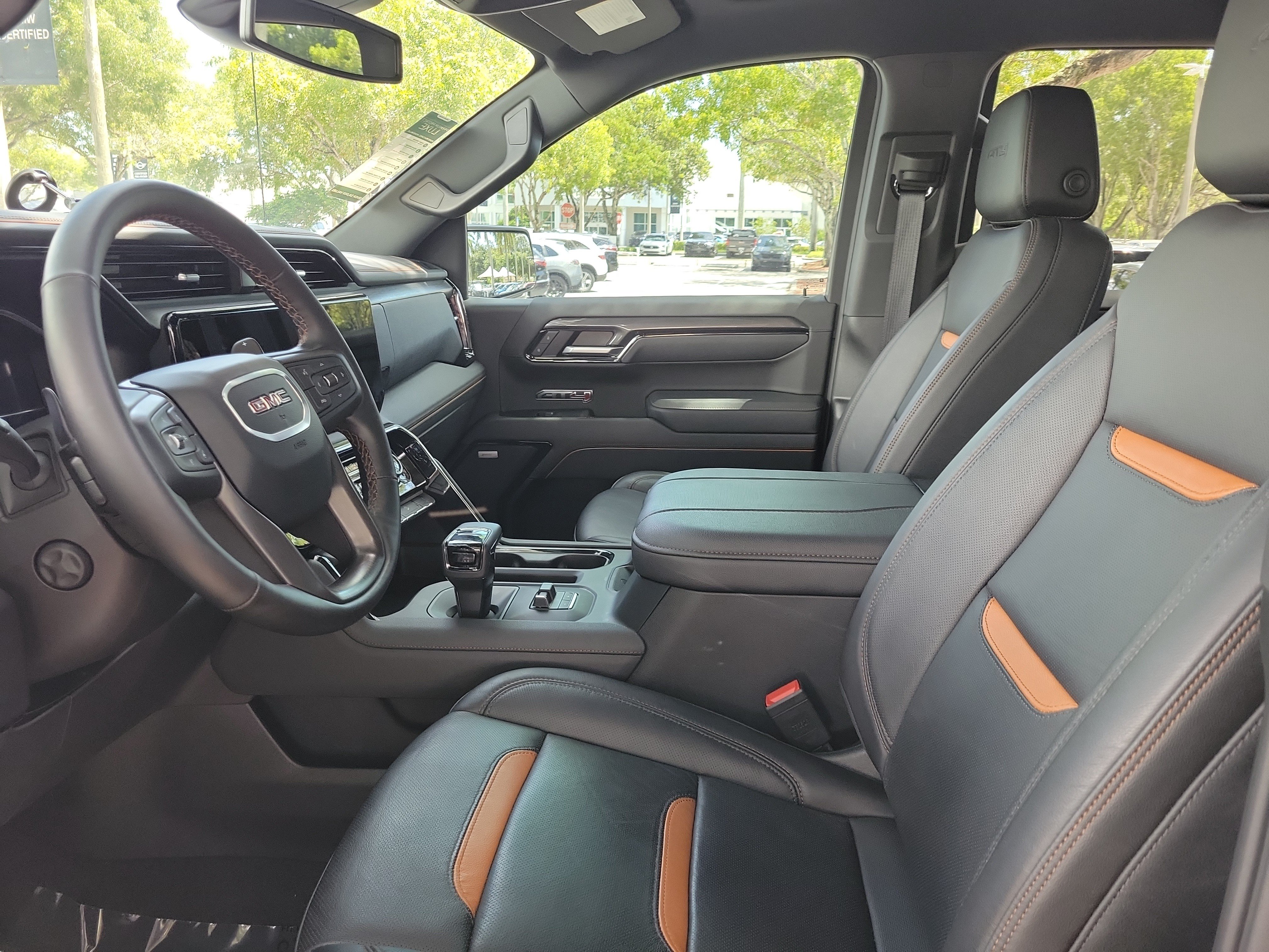 Used 2025 GMC Sierra 1500 AT4 w/ AT4 Premium Package AWD/4WD image 12