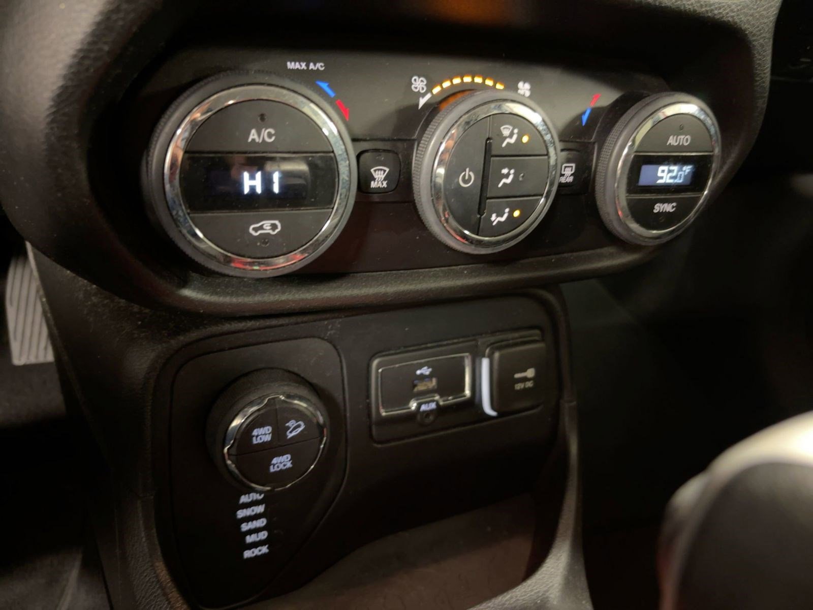 Used 2015 Jeep Renegade Trailhawk w/ Popular Equipment Group image 18