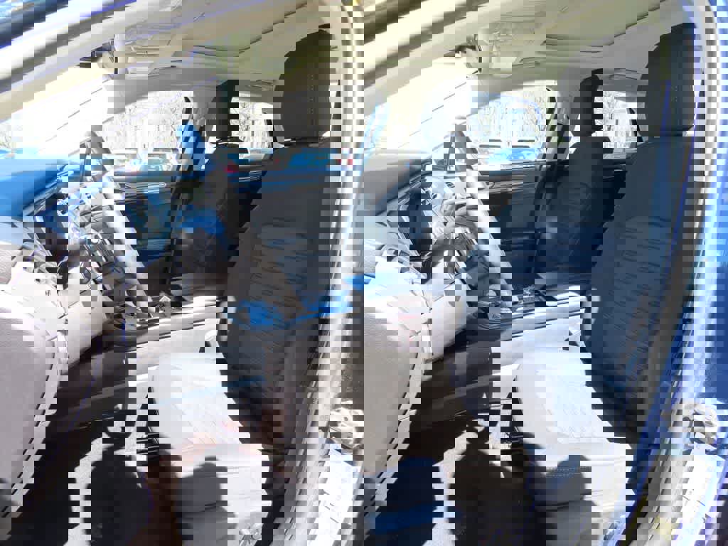 Used 2019 Ford Fusion SE image 12