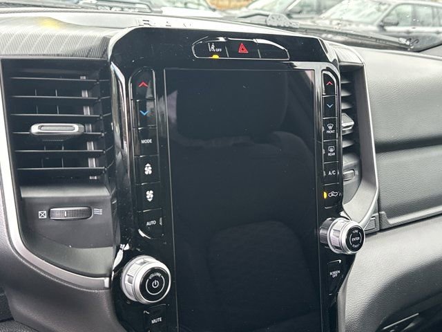 New 2026 RAM 1500 4x4 Crew Cab image 30