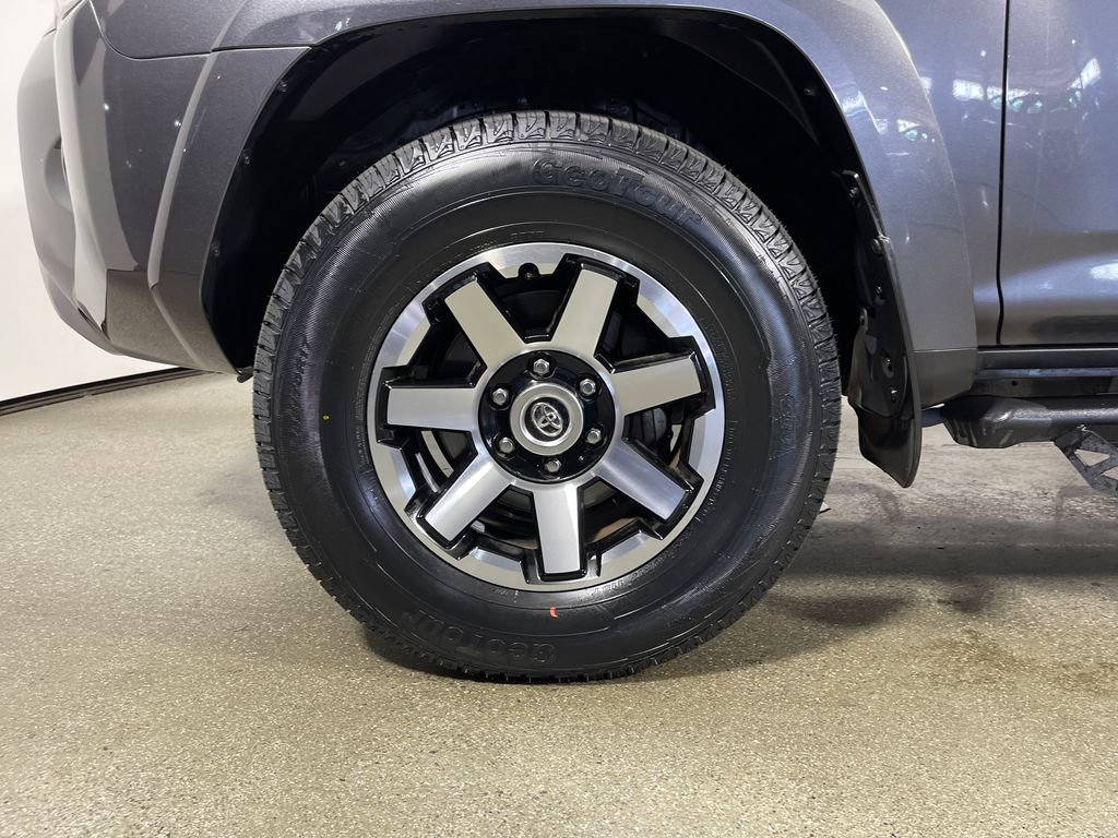 Certified 2022 Toyota 4Runner TRD Off-Road AWD/4WD image 11