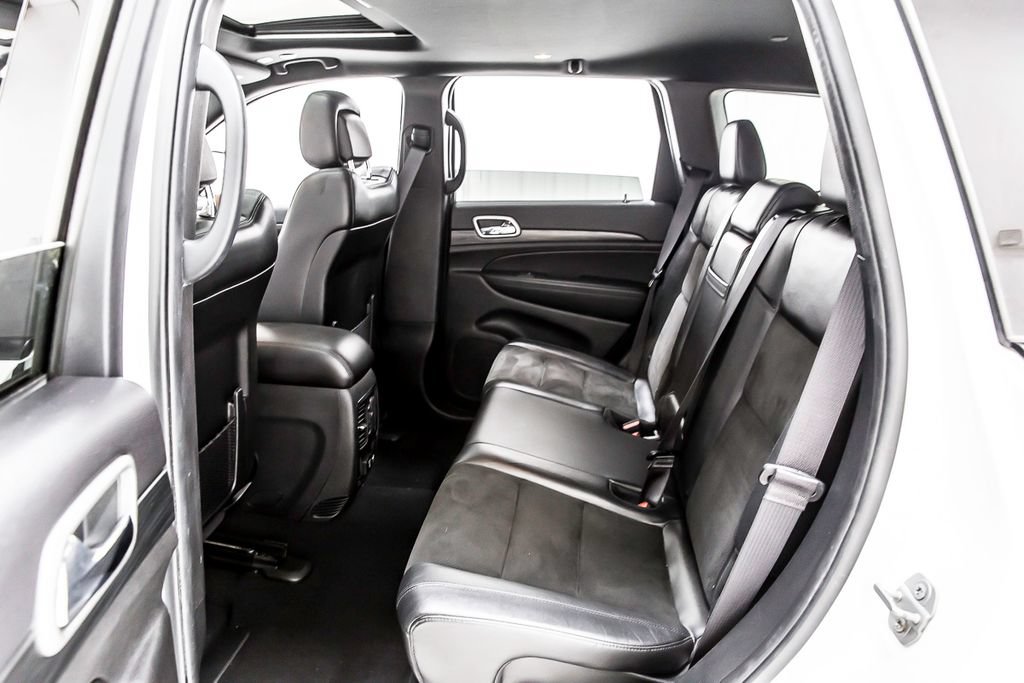 Used 2020 Jeep Grand Cherokee Altitude RWD image 30