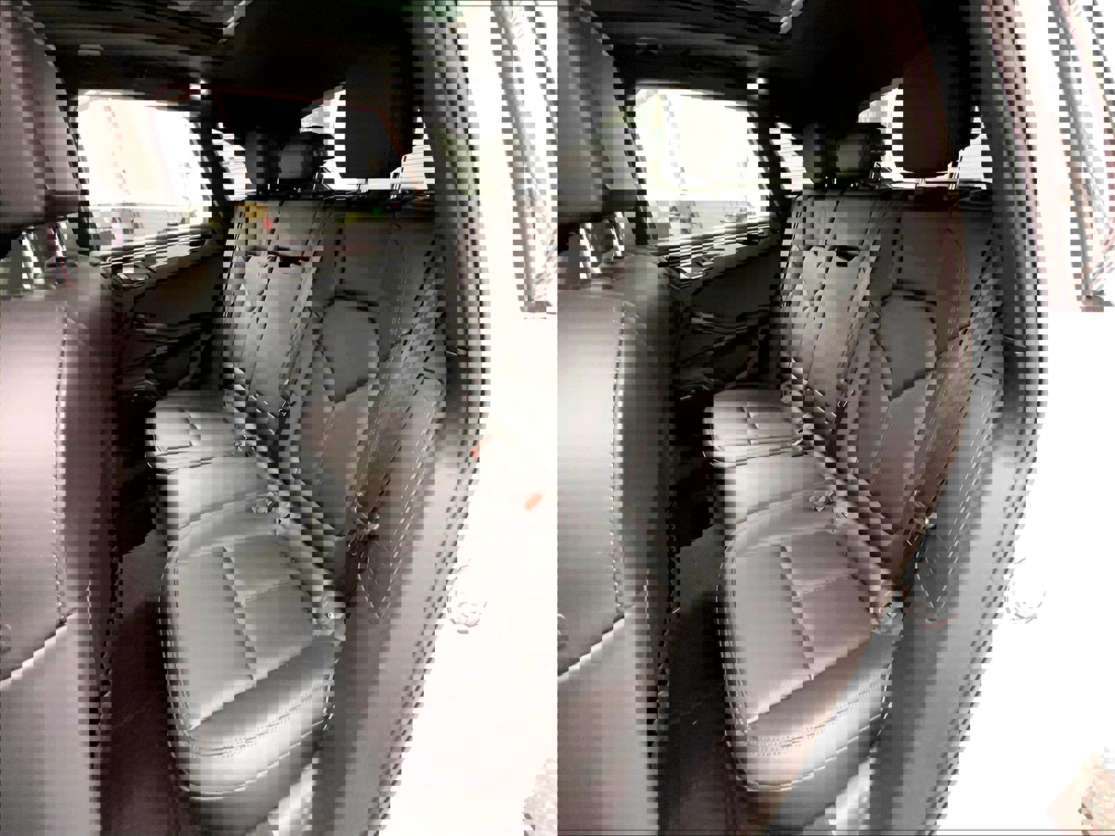 Certified 2025 Porsche Macan image 23