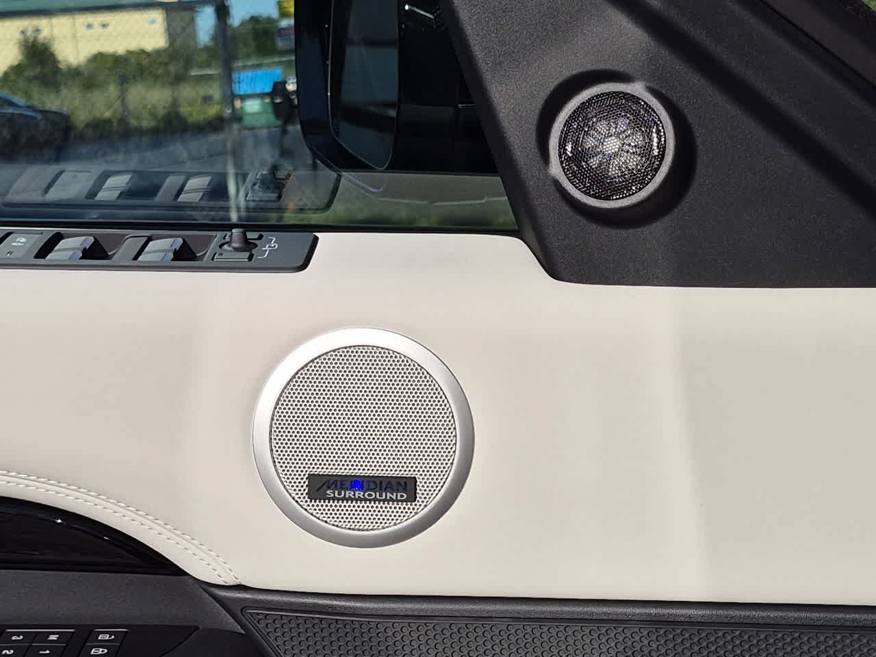 New 2026 Land Rover Discovery S AWD/4WD image 33